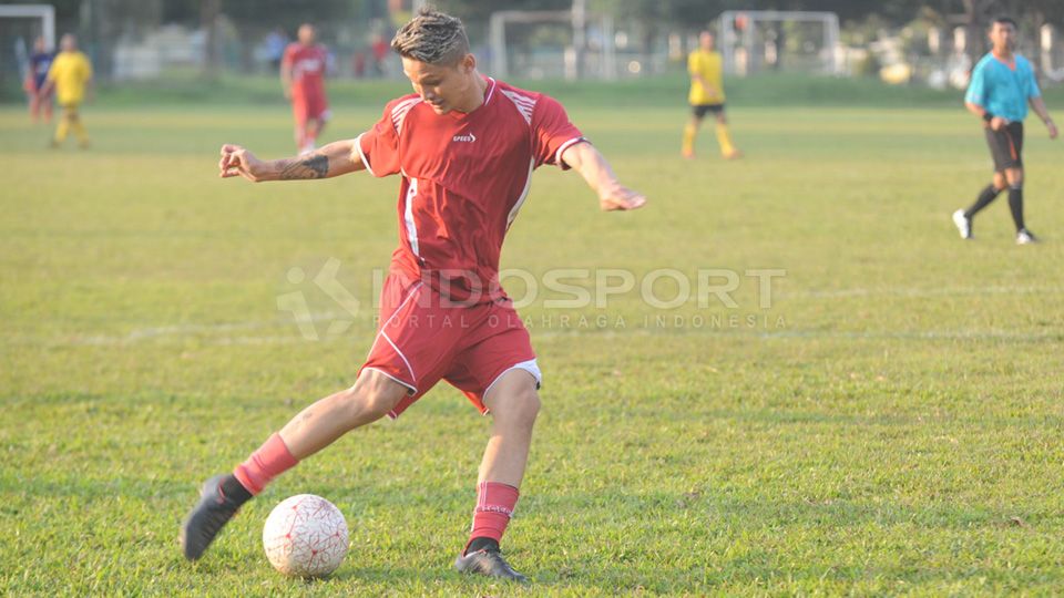 Syamsir Alam diharapkan bisa memperbaiki sikapnya dan bekerja keras untuk mengembalikan karier sepakbolanya yang berantakan. Copyright: © Ratno Prasetyo/INDOSPORT